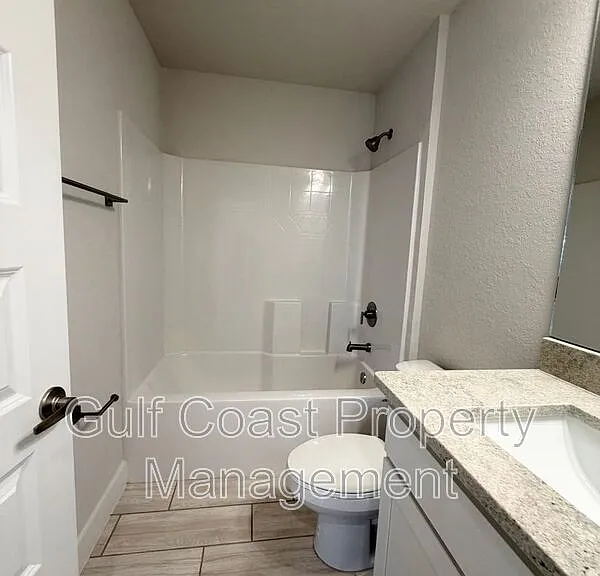 4865 Manila Ave — Photo 18