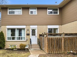 914 Mohawk Rd E #7, Hamilton, ON L8T 2R8