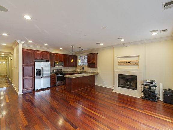 5th image of 2709 W Bryn Mawr Ave APT 2