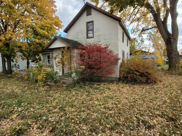 114 E Oak St, Middleton, MI 48856