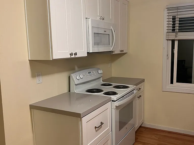 Updated kitchen and appliances