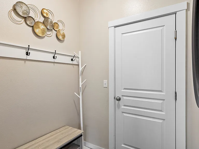 663 W Archerfield St — Photo 11