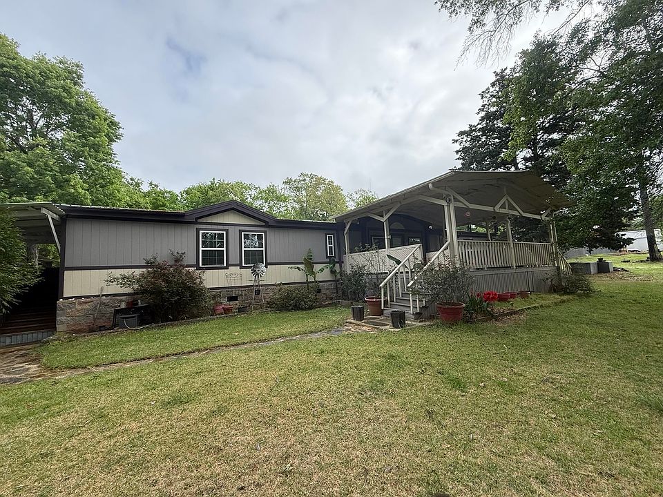 1st image of 3722 Holly Rd