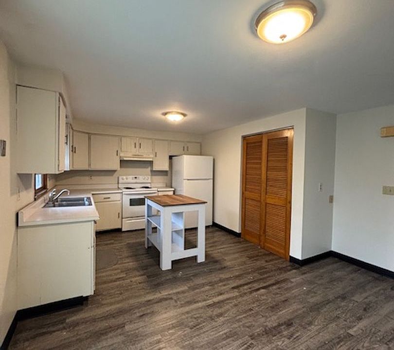 1st image of 6463-65 Wells Dr #6465
