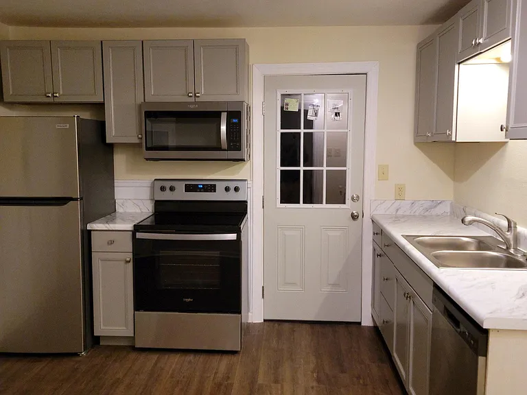 6018 Wainwright Dr — Photo 2