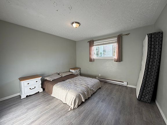 3rd image of 30 Young St #6