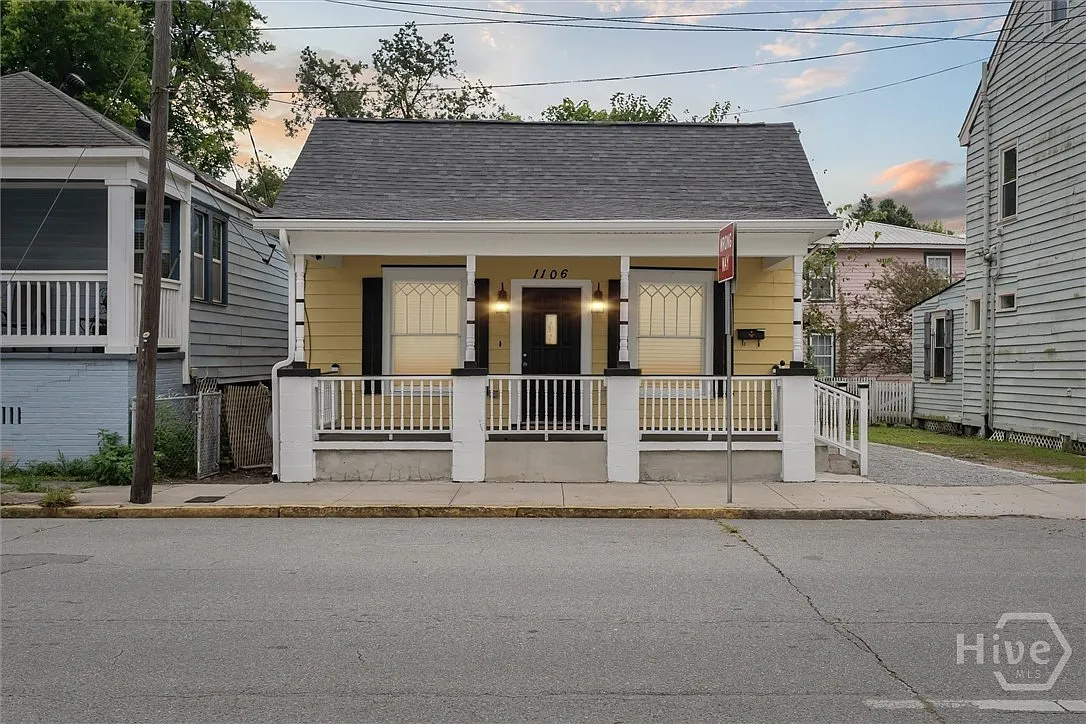 3 bed, 839 sqft, $3,800 — Photo 2