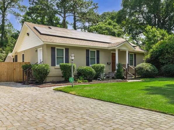 402 E 64th St, Savannah, GA 31405