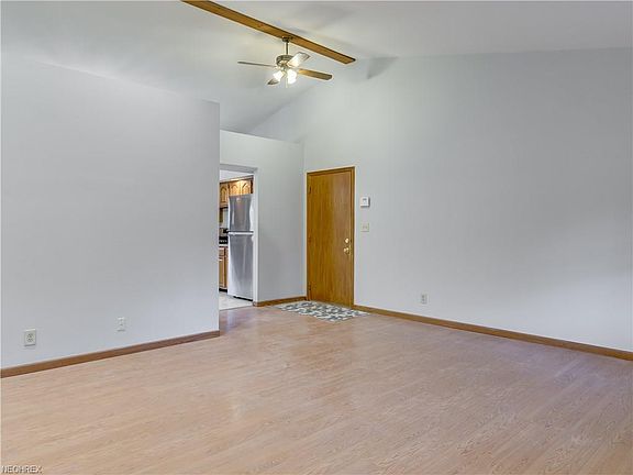 5th image of 908 Newton St