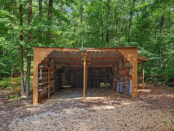 5th image of 102 McKinley Cir