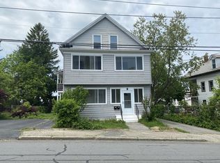 28 Lincoln St, Webster, MA 01570