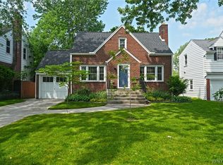 200 Ivyhurst Rd, Amherst, NY 14226