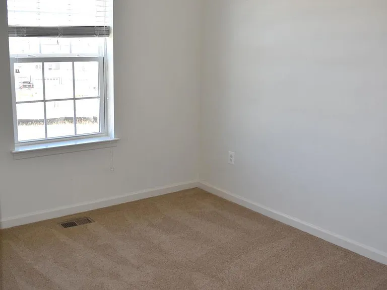 9421 Adelaide Ln — Photo 22