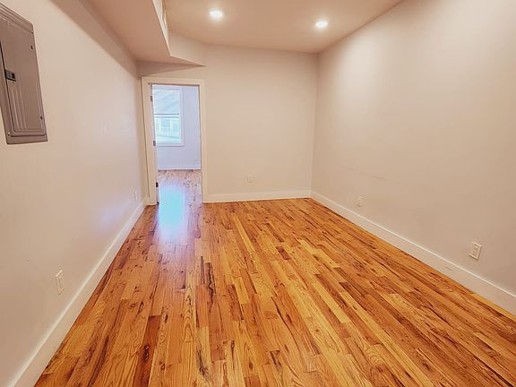 4th image of 21 Jewett Ave #102