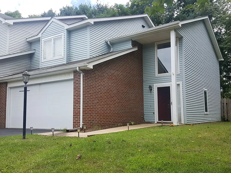 113 Silverleaf Ln — Photo 2