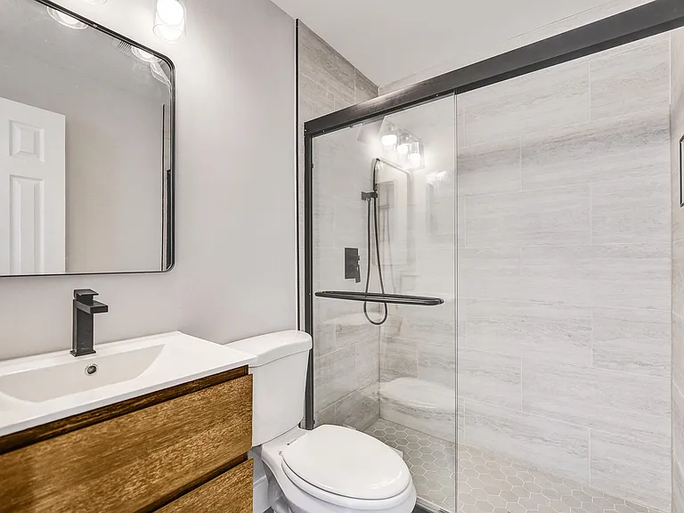 5601 SW 36th Ct — Photo 16