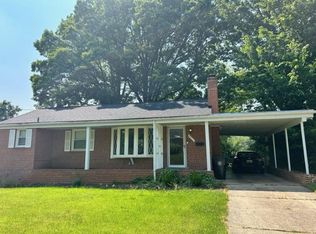 8412 Ravenswood Rd, Hyattsville, MD 20784