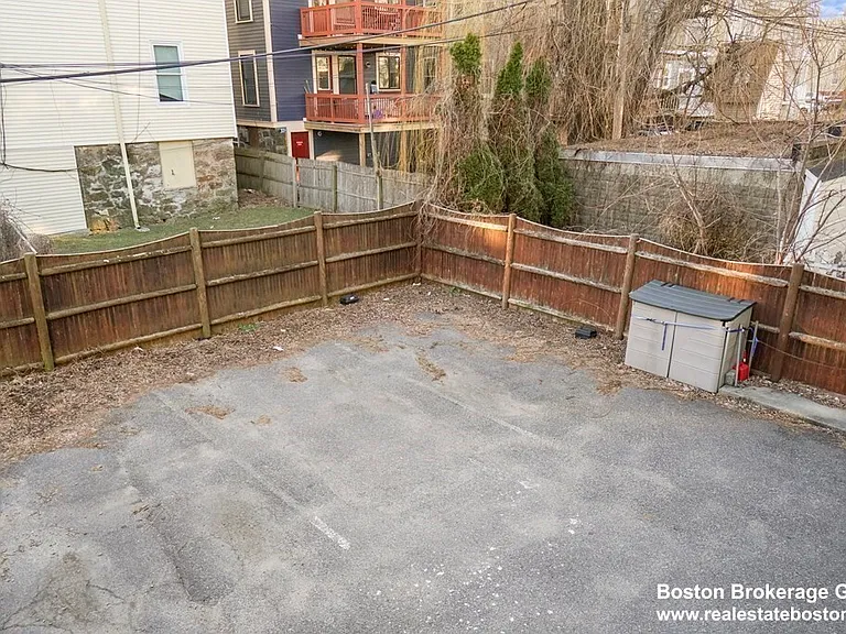 8 Howell St — Photo 8