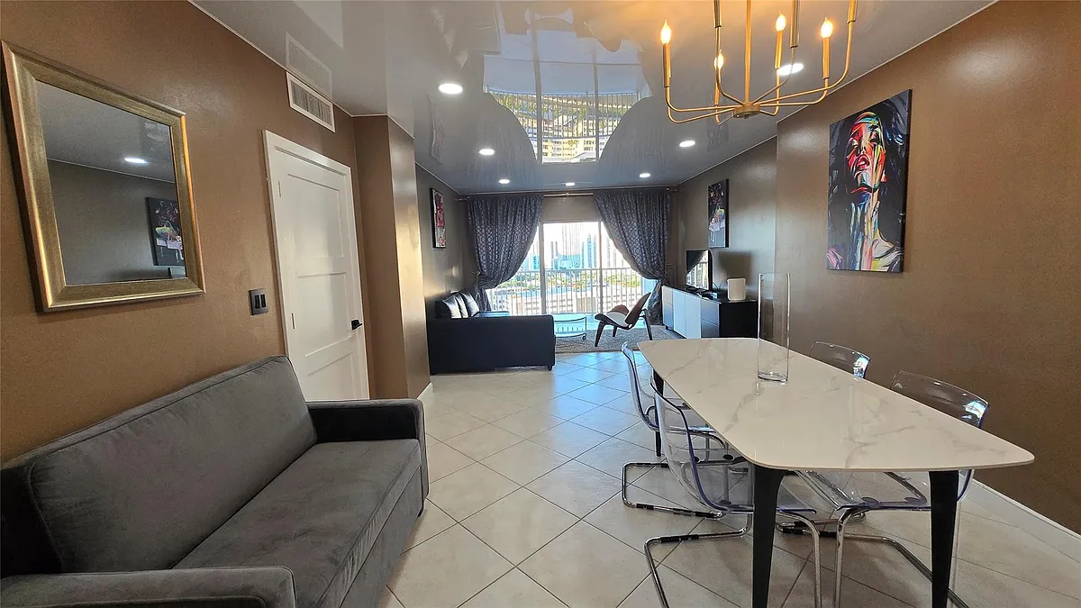 Building Photo - 300 Bayview Dr #1911