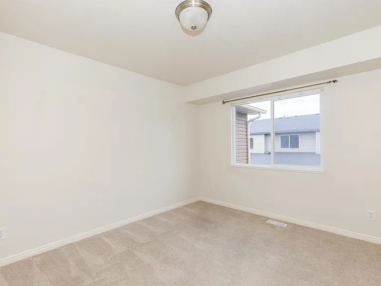 484 W 1490 N #102 — Photo 12