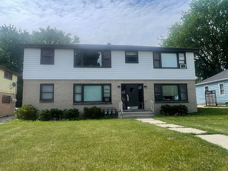 6257 W Oklahoma Ave. (4 Unit) — Photo 1