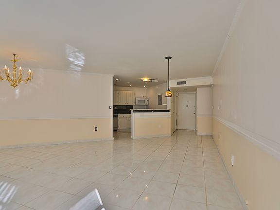 3rd image of 2750 NE 183rd St APT 312