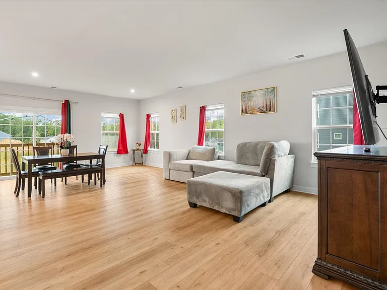 14212 Botsford Ave — Photo 10