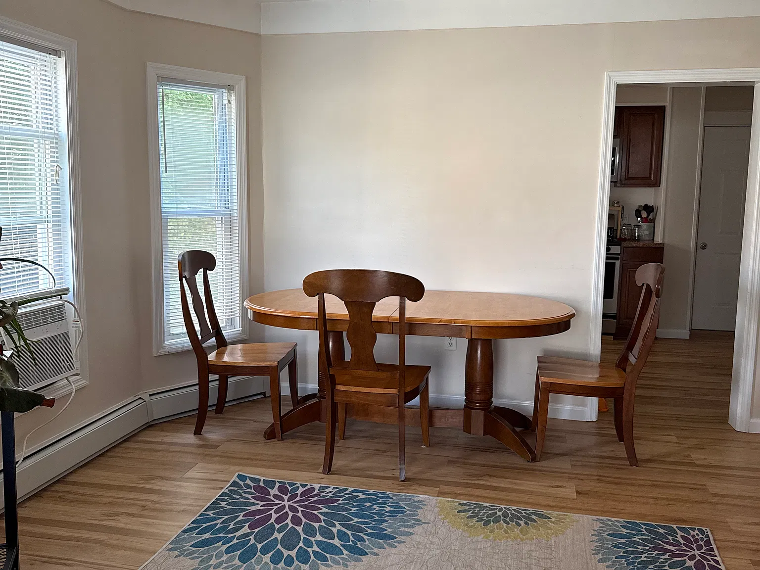3 bed, 1200 sqft, $3,200 — Photo 3