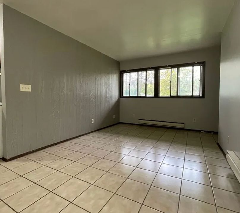 2nd image of 1728 La Crescent St #46