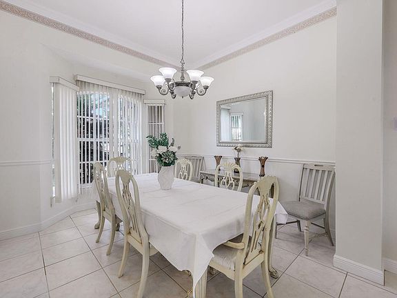 5th image of 820 Milan Ct