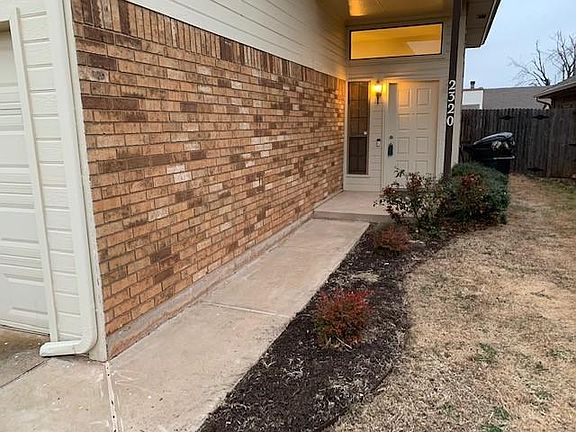 2nd image of 2320 N Lincoln Ave