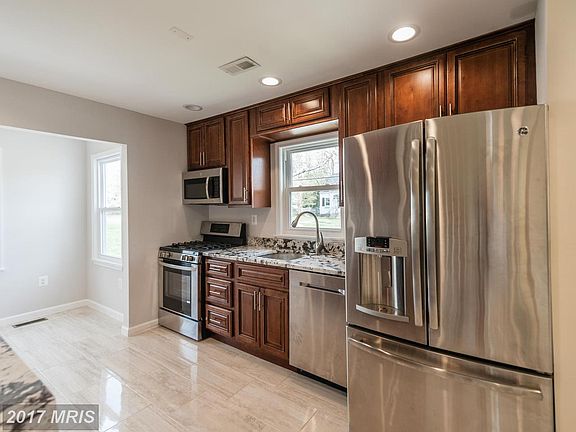 4th image of 306 Dean Dr