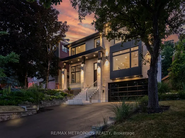 12 Bearwood Dr, Toronto, ON M9A 4G4