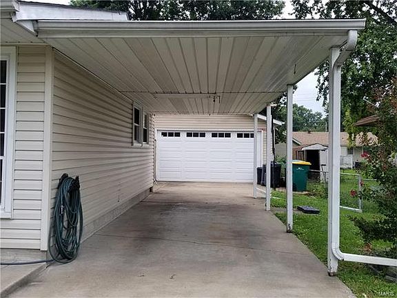 2nd image of 2833 Dogwood Dr