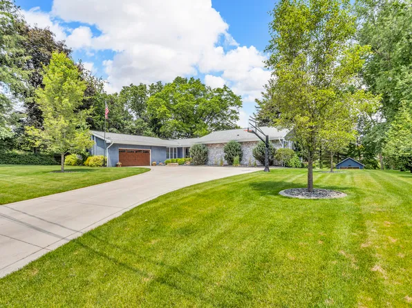 1620 N Dade Dr, Jackson, MI 49203