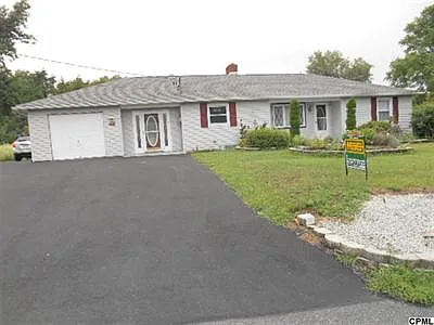 714 W Siddonsburg Rd photo 1