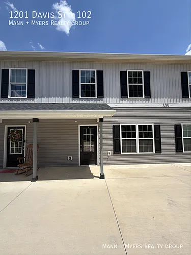 1201 Davis St Photo 1