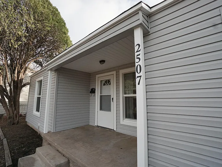 2507 Fain St — Photo 5