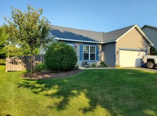 1412 Bluestem Ln, Minooka, IL 60447