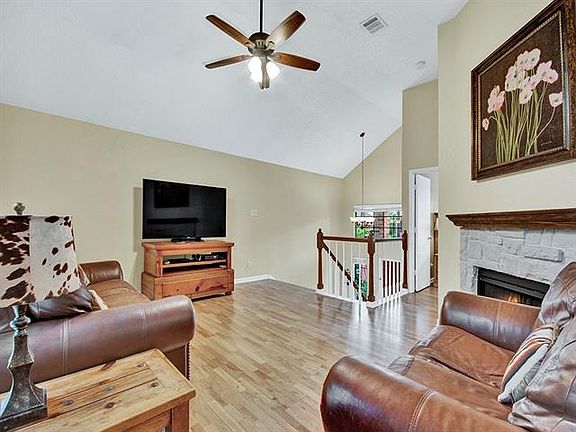 5th image of 1308 Jasmine Dr