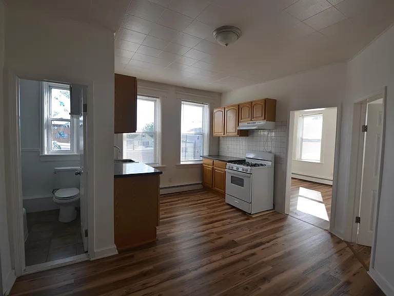 169-171 Avenue F3C #3C — Photo 5