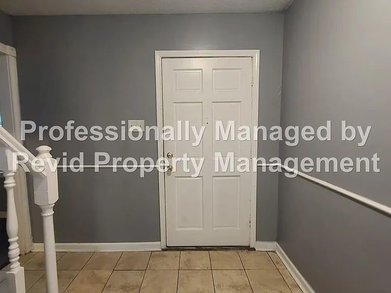 6771 Bainbridge Dr — Photo 5