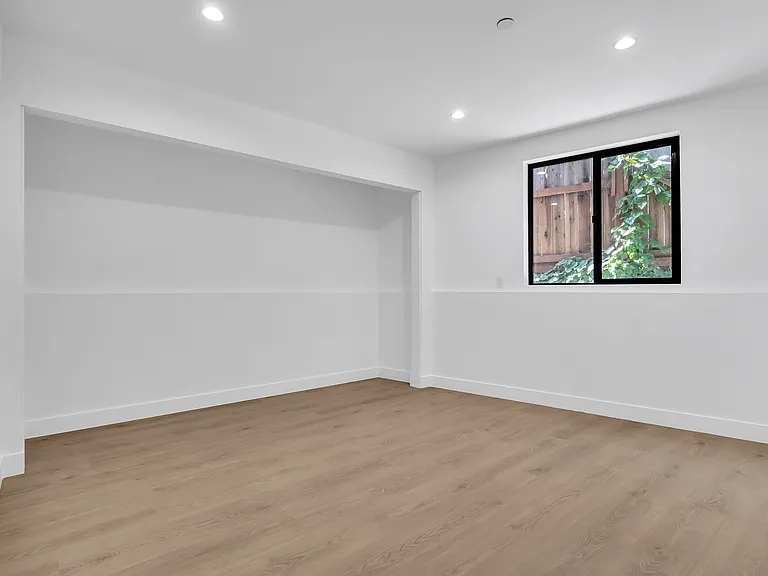 1119 N Avenue 56 — Photo 13