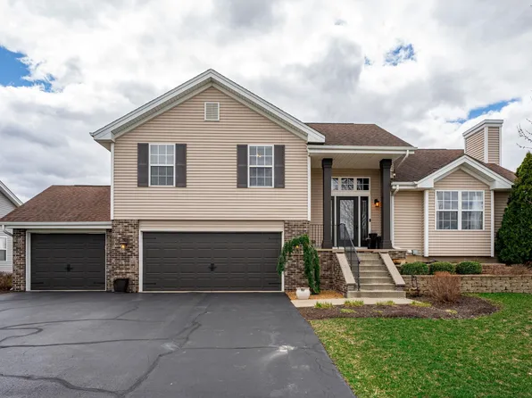 5832 Reston Dr, South Beloit, IL 61080