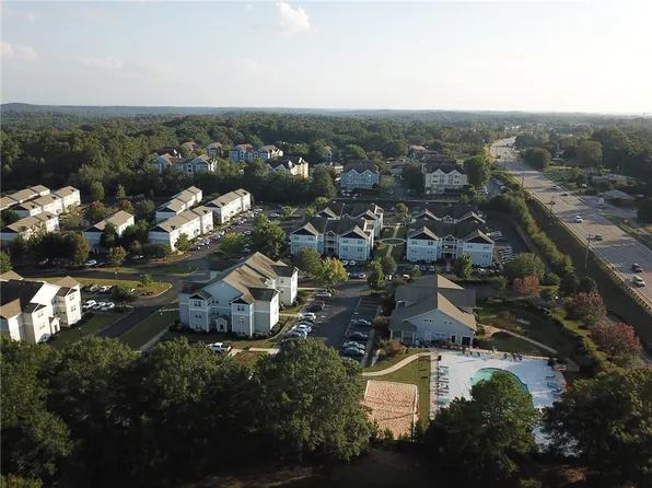 13 University Village Dr, Central, SC 29630