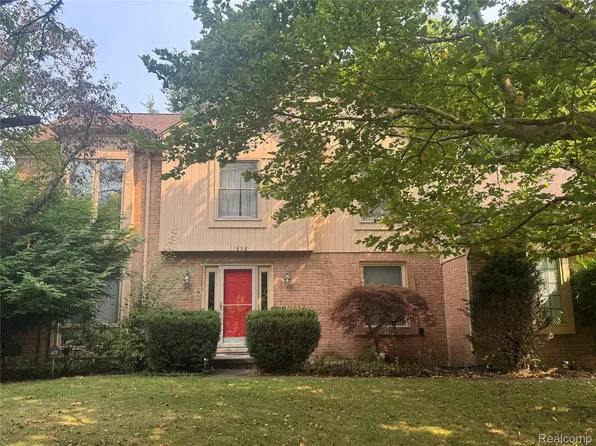 37892 Stableview Dr, Farmington Hills, MI 48335