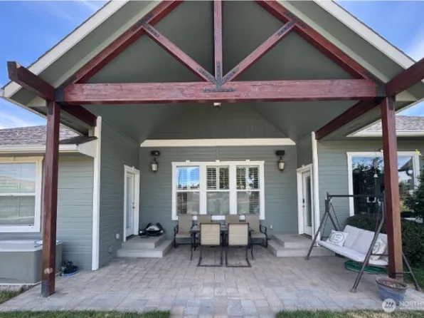 901 Hollow Creek Lane, Yakima, WA 98908