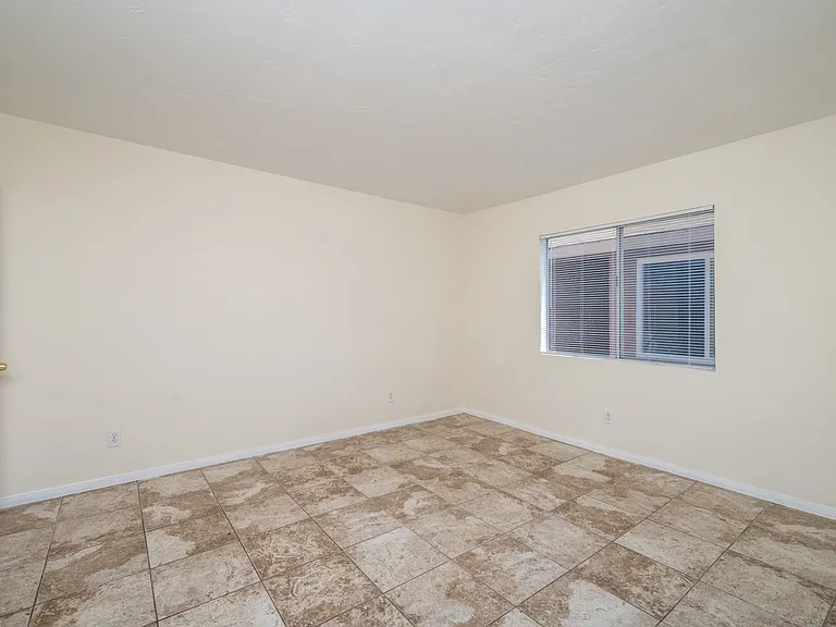 514 Grand Ave #D — Photo 18