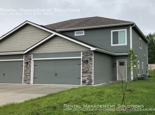 5810 SW 12th St, Topeka, KS 66604