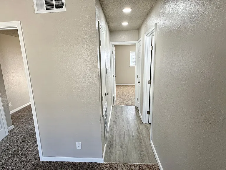 Granada Apartments — Photo 14